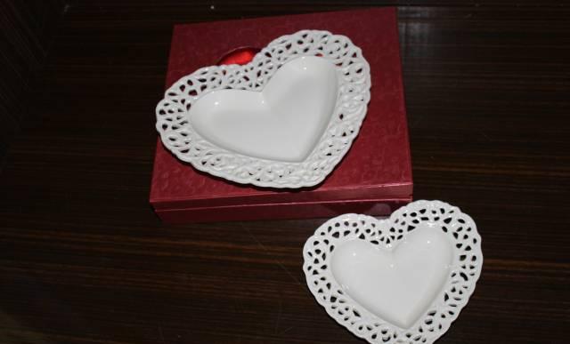 Вазочка, салфетница, тарелки Москва