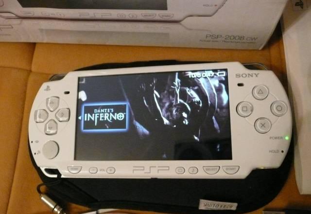 PSP Slim 2008 белая,прошитая,чехол,полный комп Санкт-Петербург