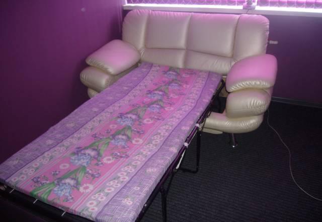 Диван, светлая перламутровая кожа Красноярск