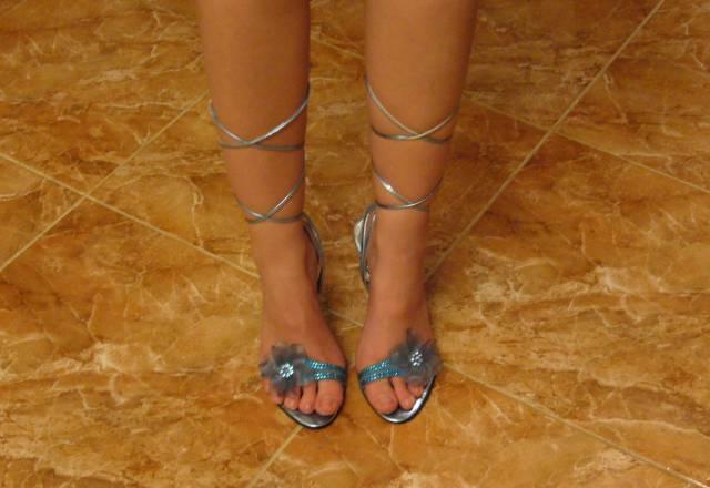 Новые босоножки с красивым цветком Москва