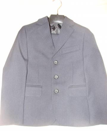 Продам новый костюм на мальчика Москва