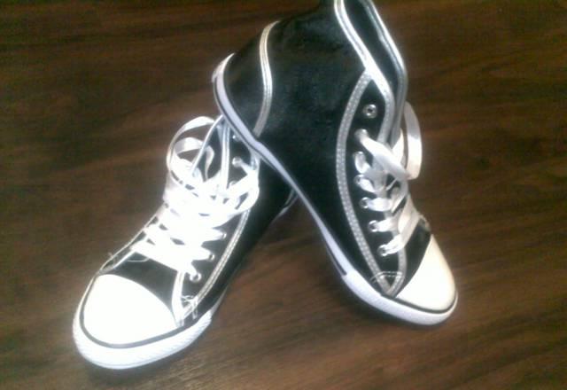 Продам стильные кеды женские 39 размер (новые) Москва