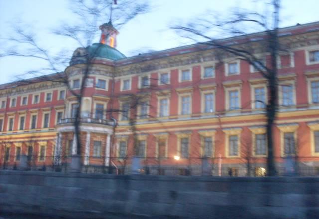 Требуется продавец1000р в день Москва