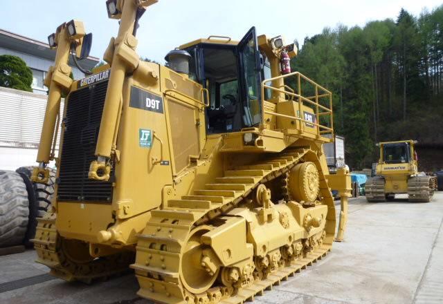 Бульозер Caterpillar D9T 2009 год Владивосток