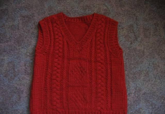 Жилетка вязанная, размер 40. Санкт-Петербург