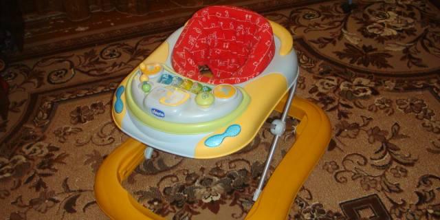 Детские ходунки с игрушкой chicco Москва