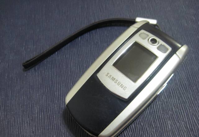 Мобильный телефон Samsung E710 Москва