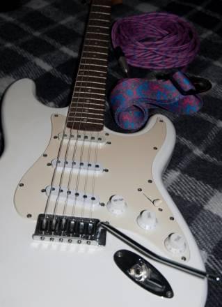 Гитара копия Fender Stratocaster (Maxtone) Москва