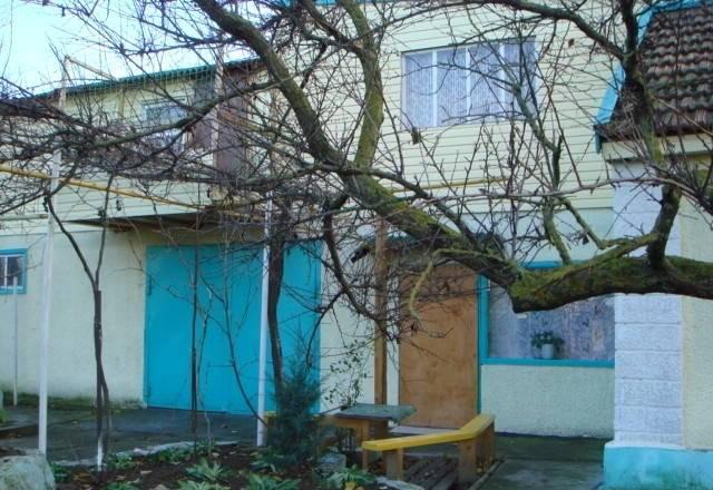 Дом у Чёрного моря баня гараж подвал, персиковый Краснодар