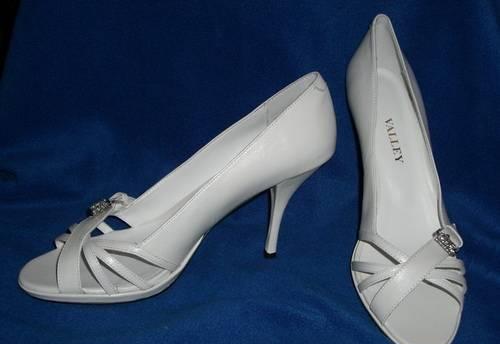 Туфли белые. Абсолютно новые кожа Москва