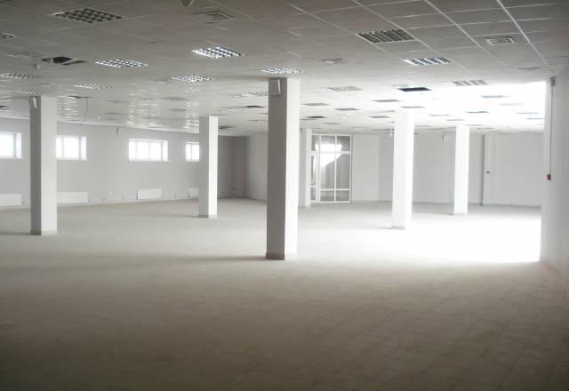 Продаются этажи в торговом центре Москва