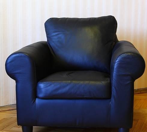 Кожанное кресло из Икеи, модель прошлого года Москва