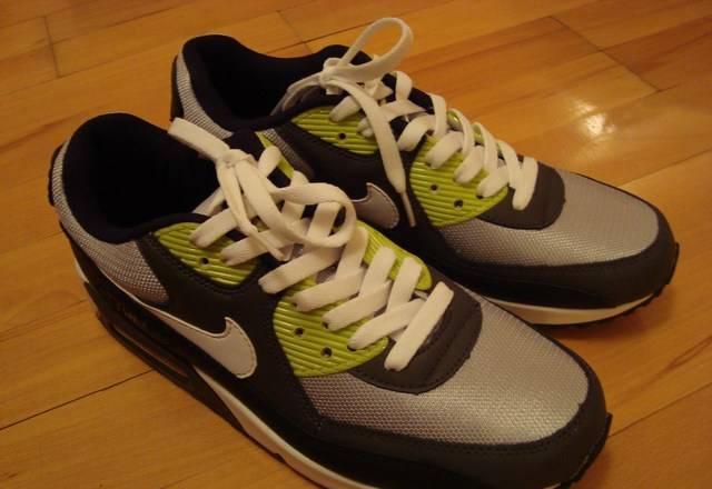Продаются новые Nike Air max 90 Москва