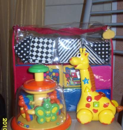 Пакетом игрушки Москва