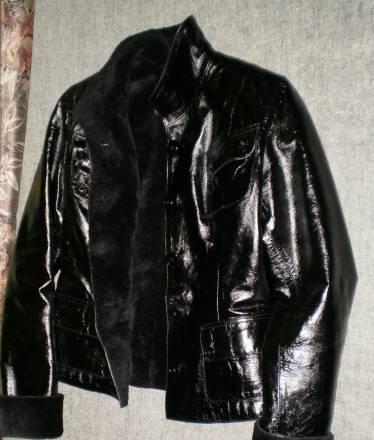 Новая  стильная кожаная р.42-44 Москва