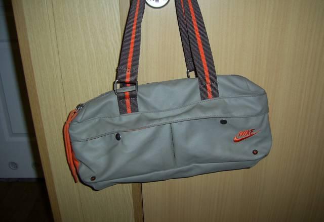 Сумка Nike в отличном состоянии Санкт-Петербург
