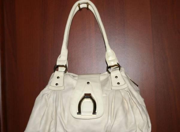 Симпотичная   сумка ,бежевая, новая Москва