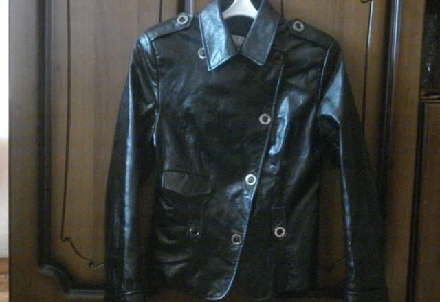 Лаковая кожаная куртка Москва