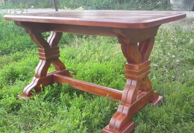 Стол Москва