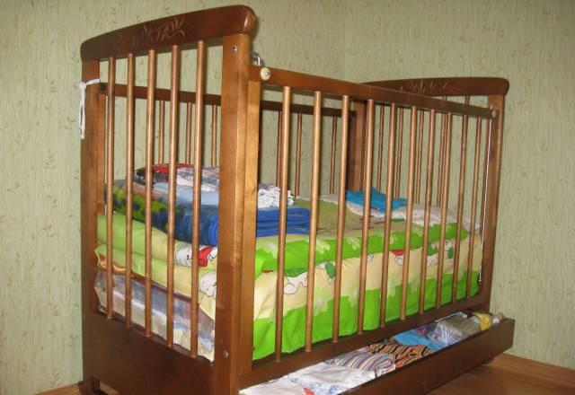 Детская кроватка. в хоршем состоянии Москва