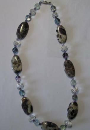 бусы из натуральных камней, бирюза, кораллы, яшма, малахит Москва