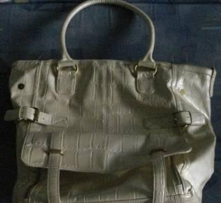 Белая лакированная сумка Саратов