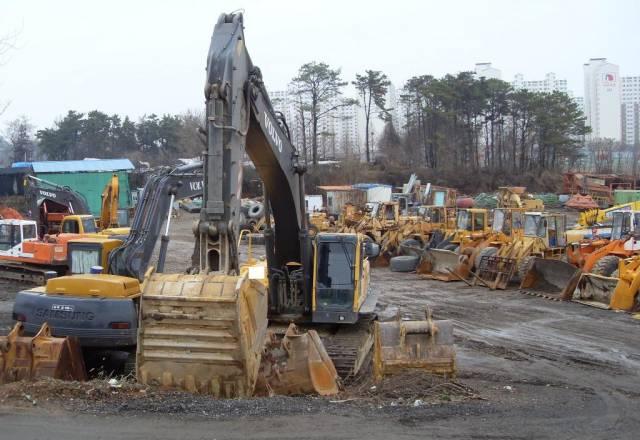 Гусеничный экскаватор Volvo EC 460 2006 год Владивосток