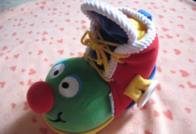 Развивающий ботинок со шнуровкой, пуговицей и зерк Москва