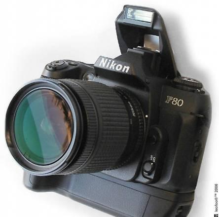 Nikon F80 с батарейным блоком и китом 28-80mm Москва