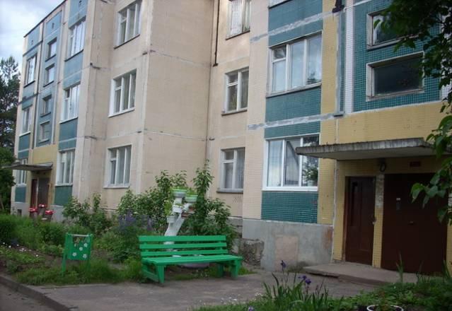 Двухкомн. квартира в пос.Межозерный Лужского р-на Луга
