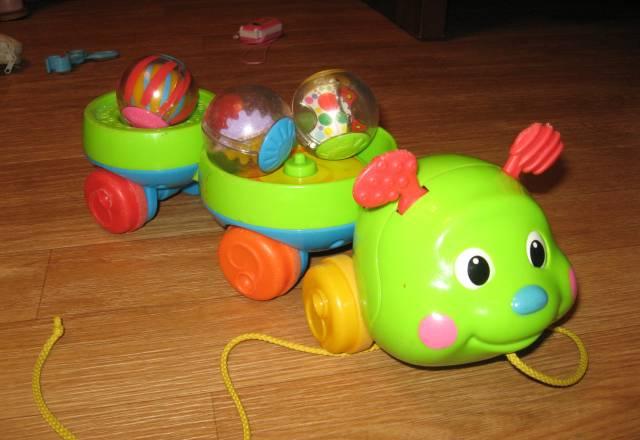 Гусеница "Тяни-вращай", Fisher Price Москва