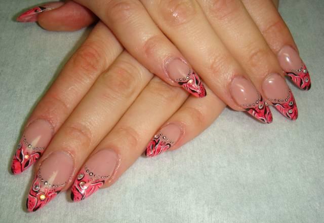 Маникюр, педикюр, наращивание ногтей Москва