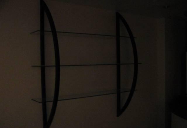 Настенная полка-витрина Москва