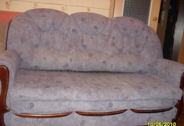 Диван и два раскладывающиеся кресла Мурманск