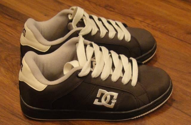 Кроссовки р.40 Москва