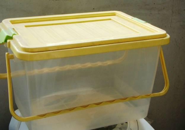 Ящик с ручкой и крышкой Москва