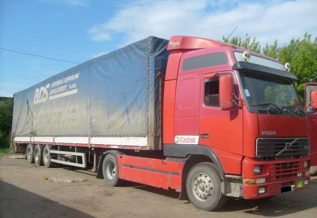 Тягач Volvo FH-12 и полуприцеп Fruehauf Казань