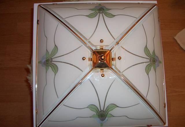 Продаю люстру Москва