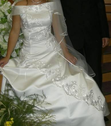 Белое атласное свадебное платье р.46-48 Всеволожск