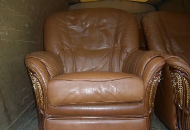 Диван и два кресла кожанные Москва