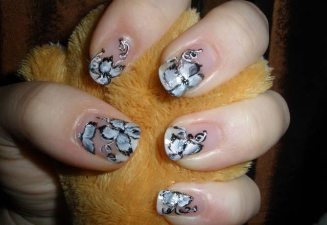 Наращивание ногтей в юао,доступные цены Москва