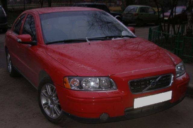 Продаю Volvo-S60, цвет красный Москва