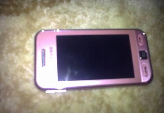 Срочняк продаю Samsung GT-S5230 телефон и зарядка Москва
