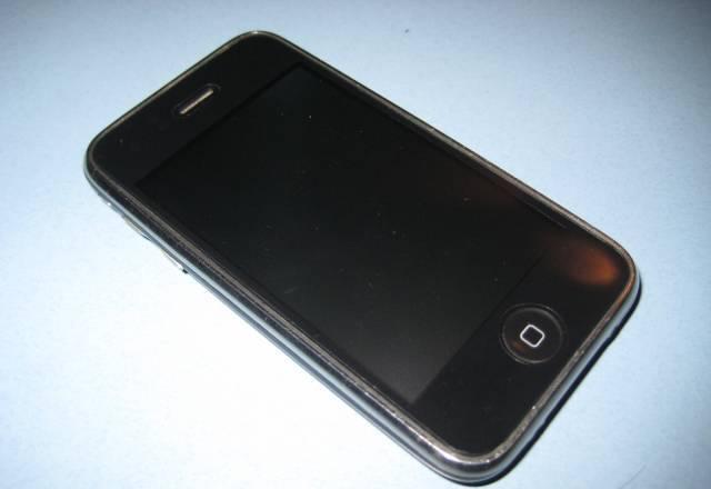 Apple iPhone 3GS 32Gb black Москва