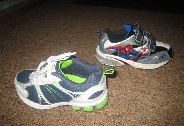 Кроссовки с мигалками р.27.5 (17.6см) Москва