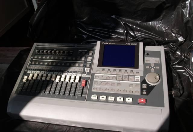 Roland 1680 VS жесткий чехол плата эфф Москва