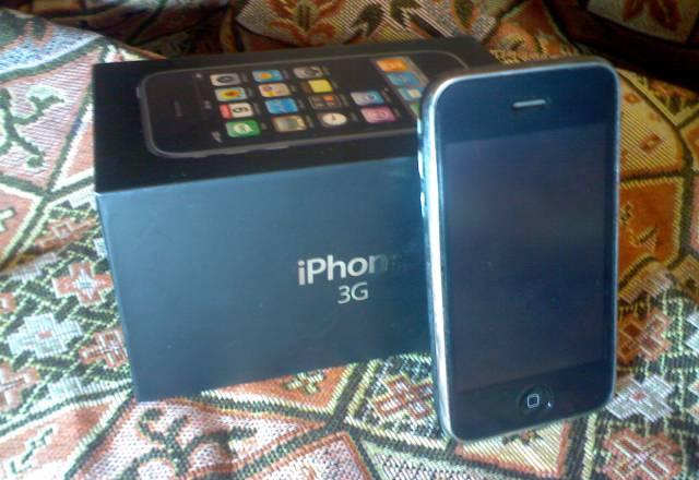Продам официальный iPhone 3G 8 Gb рст в карбоне Москва