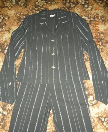 Костюм черный в белую полоску орнаментом Санкт-Петербург