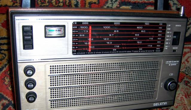 Радио приемник  selena  B-215 Москва