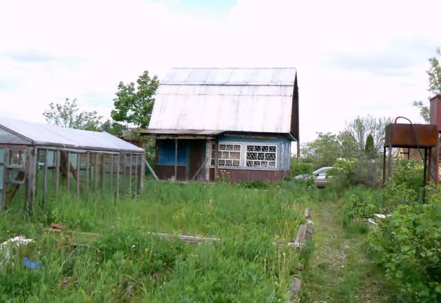 Земельный участок с дачным домом Волхов